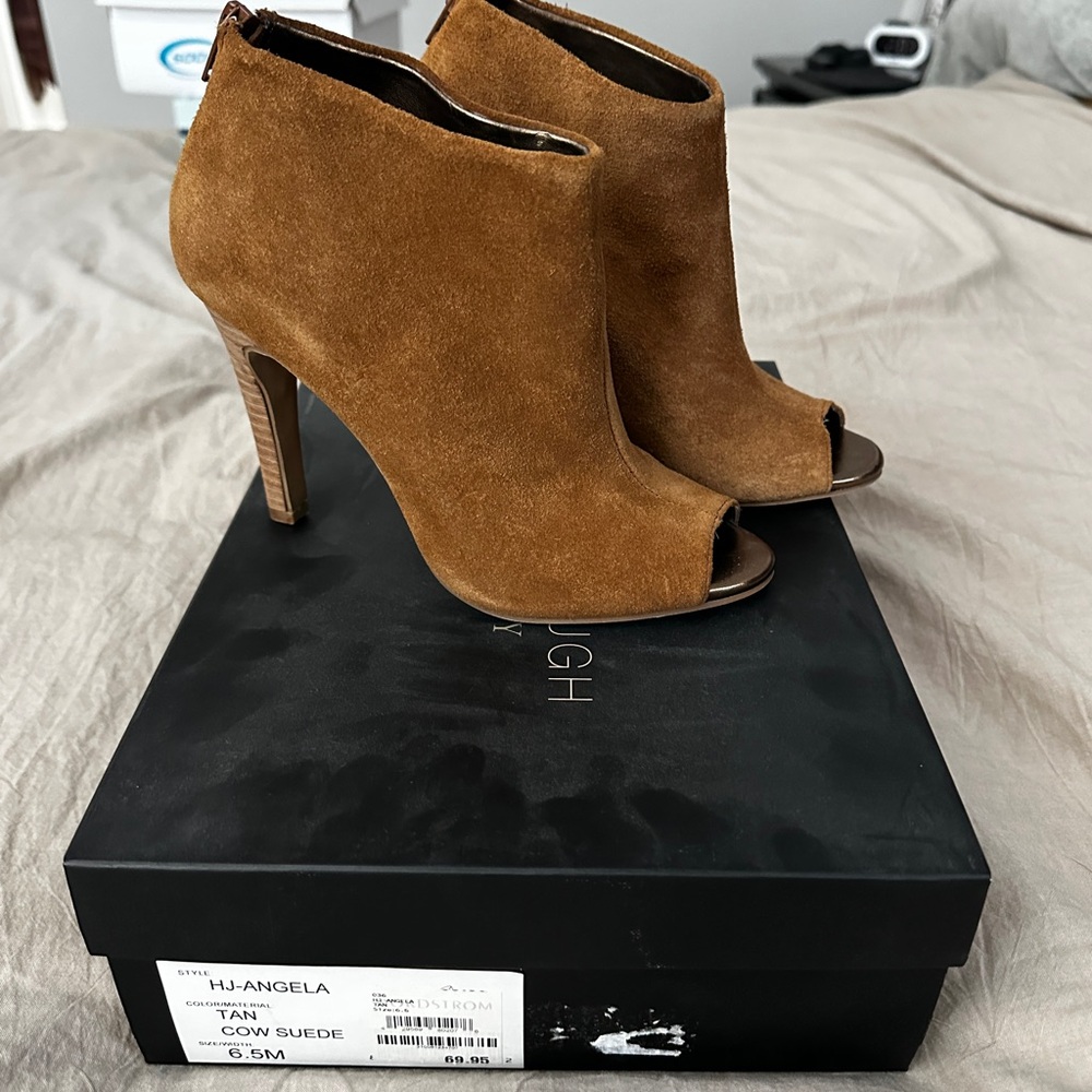 Sole Society Tan Suede Ankle Booties